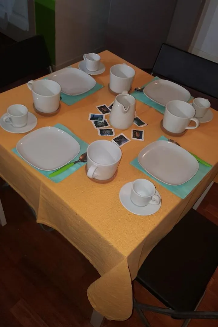 Apartaments Sonnino Milan 0*,  Italy
